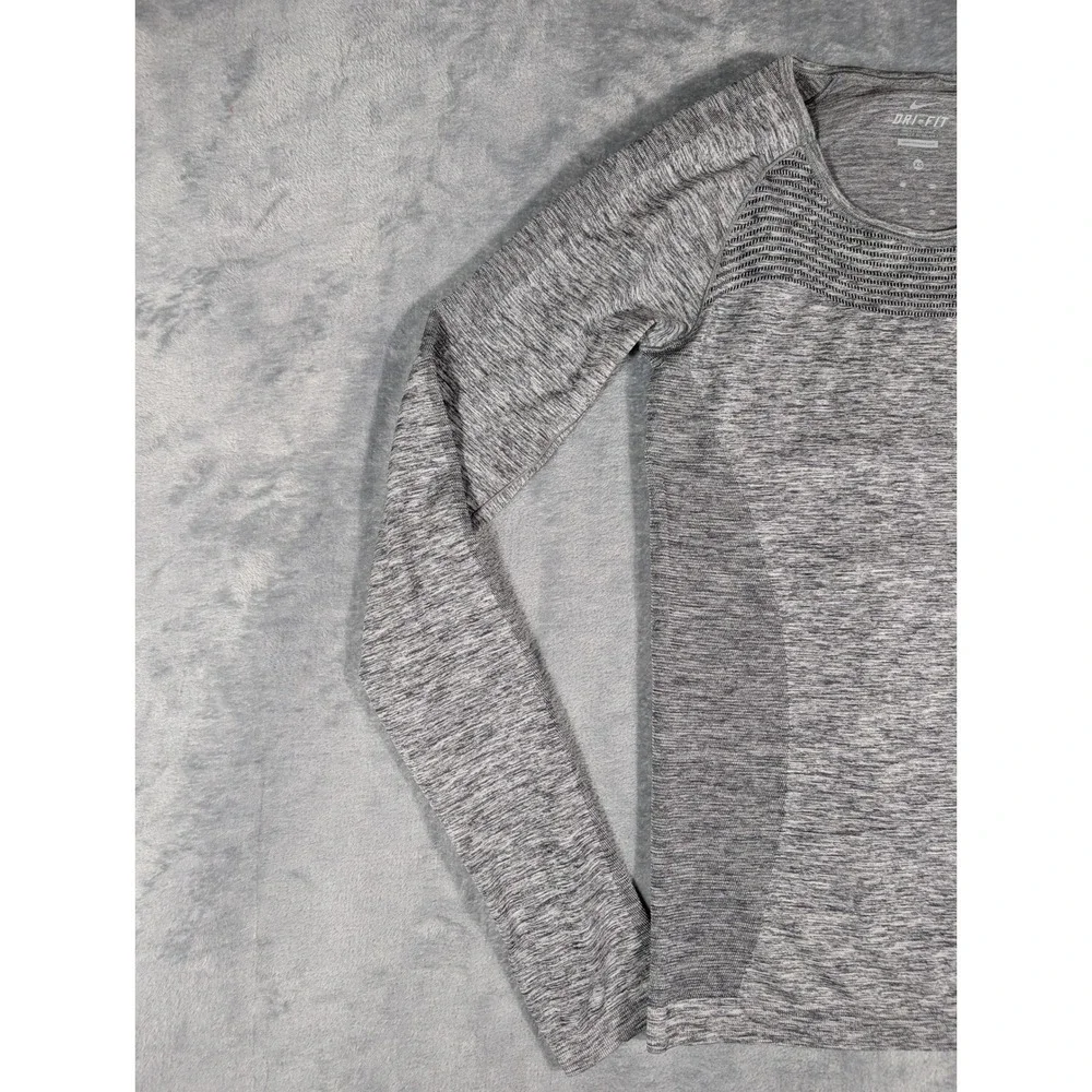 Nike Dri-FIT Knit Running Top Womens Extra Small XS Gray Heather Long Sleeve